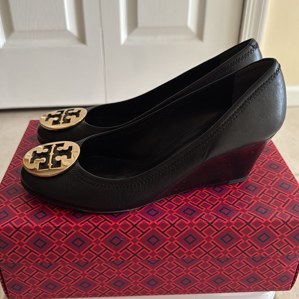 Tory Burch Sally Wedge Mestico Black and Gold, Size 9 Original Box